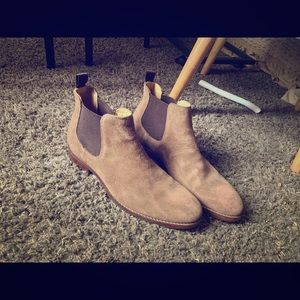 Men’s Johnston& Murphy sheepskin dress shoes